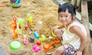 mimpi bermain dengan anak kecil